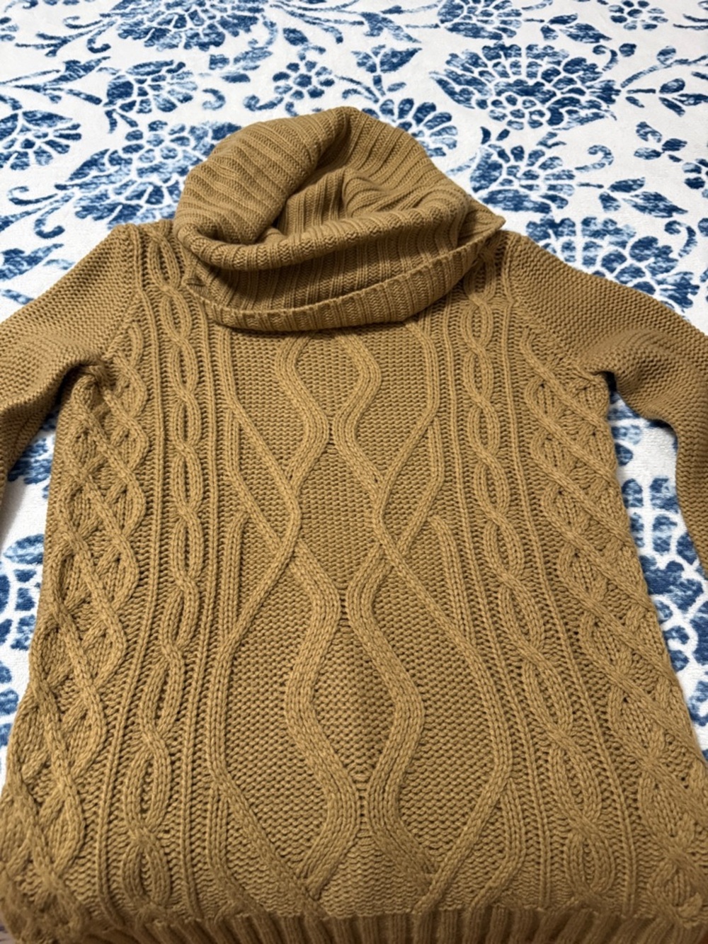 Forever 21 Cable Knit Turtleneck Sweater in Camel Brown